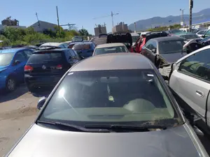 Foto de BRAZO LIMPIA DELANTERO DERECHO AUDI A4 AVANT (8E) 1.9 TDI (131 CV / 96 KW) referencia 8E1955408C