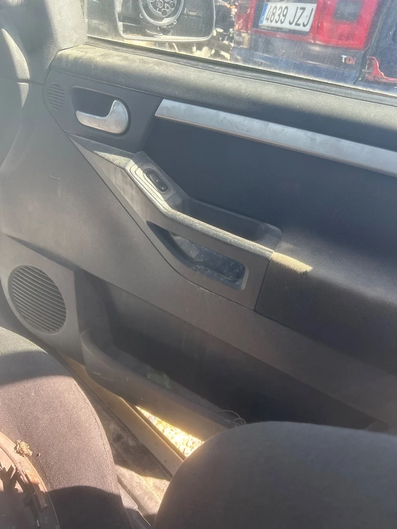Foto de MANETA ELEVALUNAS DELANTERA DERECHA OPEL MERIVA 1.6 16V (101 CV / 74 KW)