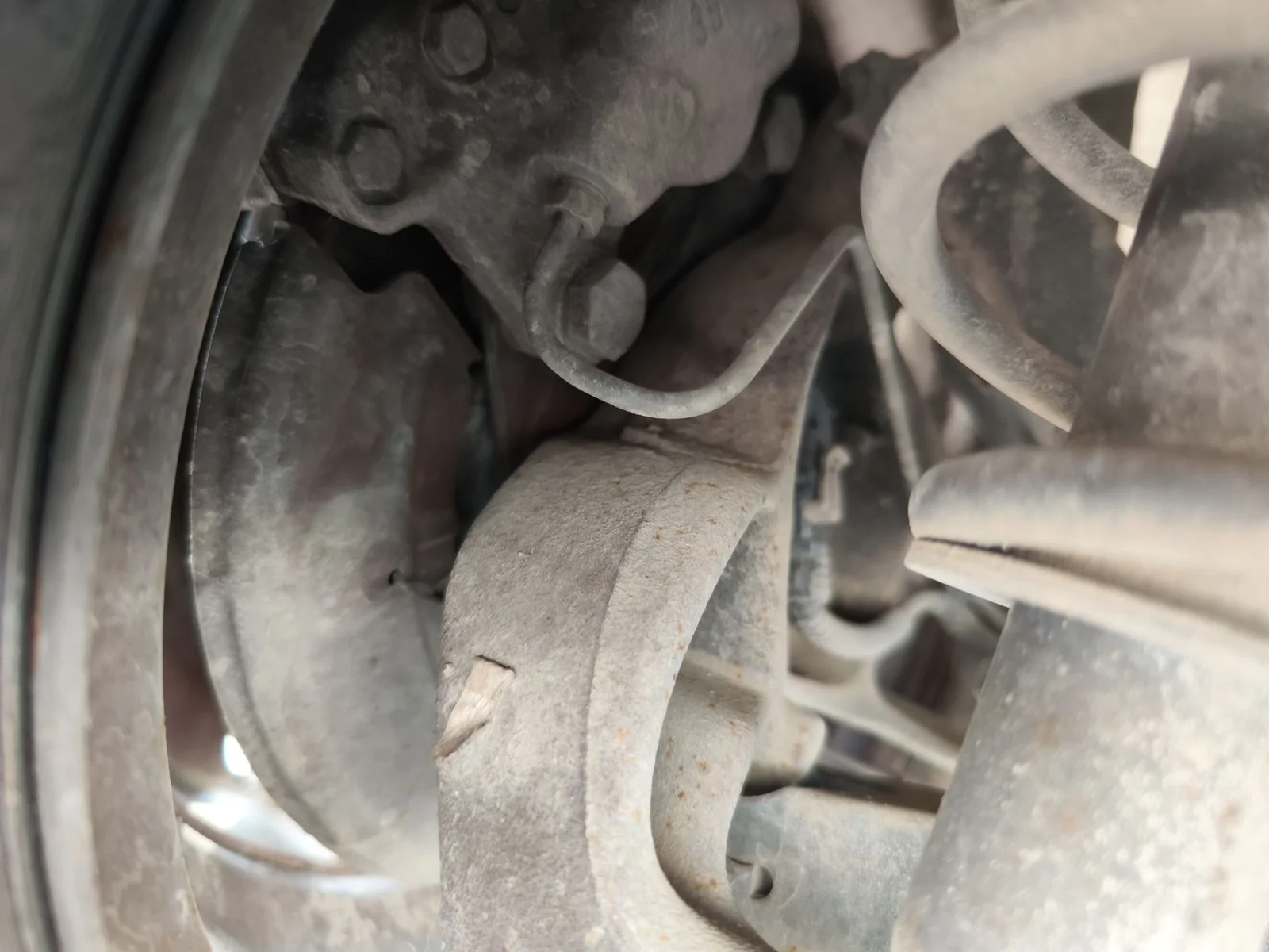 Foto de PINZA DE FRENO TRASERA IZQUIERDA OPEL VECTRA B BERLINA 2.0 DTI (101 CV / 74 KW) referencia 90540170
