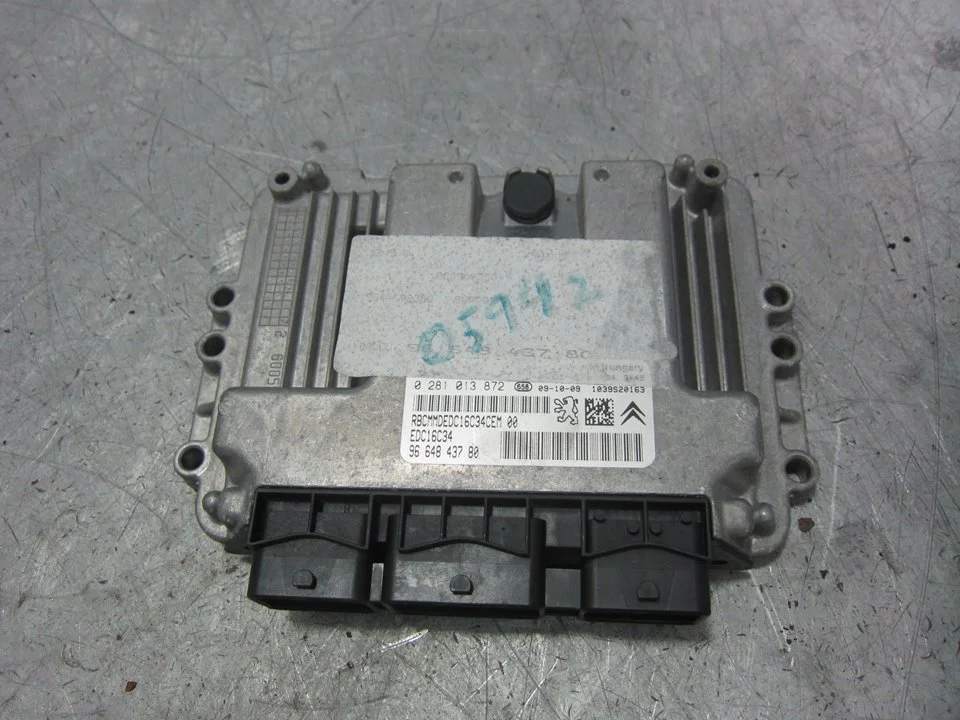 Foto de CENTRALITA MOTOR UCE CITROEN C4 BERLINA 1.6 16V HDi (90 CV / 66 KW) referencia 9664843780