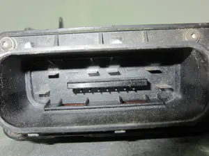 Foto de CENTRALITA MOTOR UCE OPEL ASTRA G BERLINA 1.6 (75 CV / 55 KW) referencia 09131730 foto 4