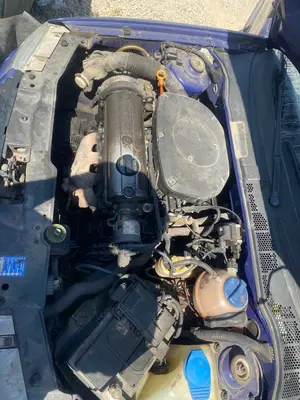 Foto de MOTOR COMPLETO VOLKSWAGEN POLO III (6N1) 1.4  (60 CV / 44 KW)