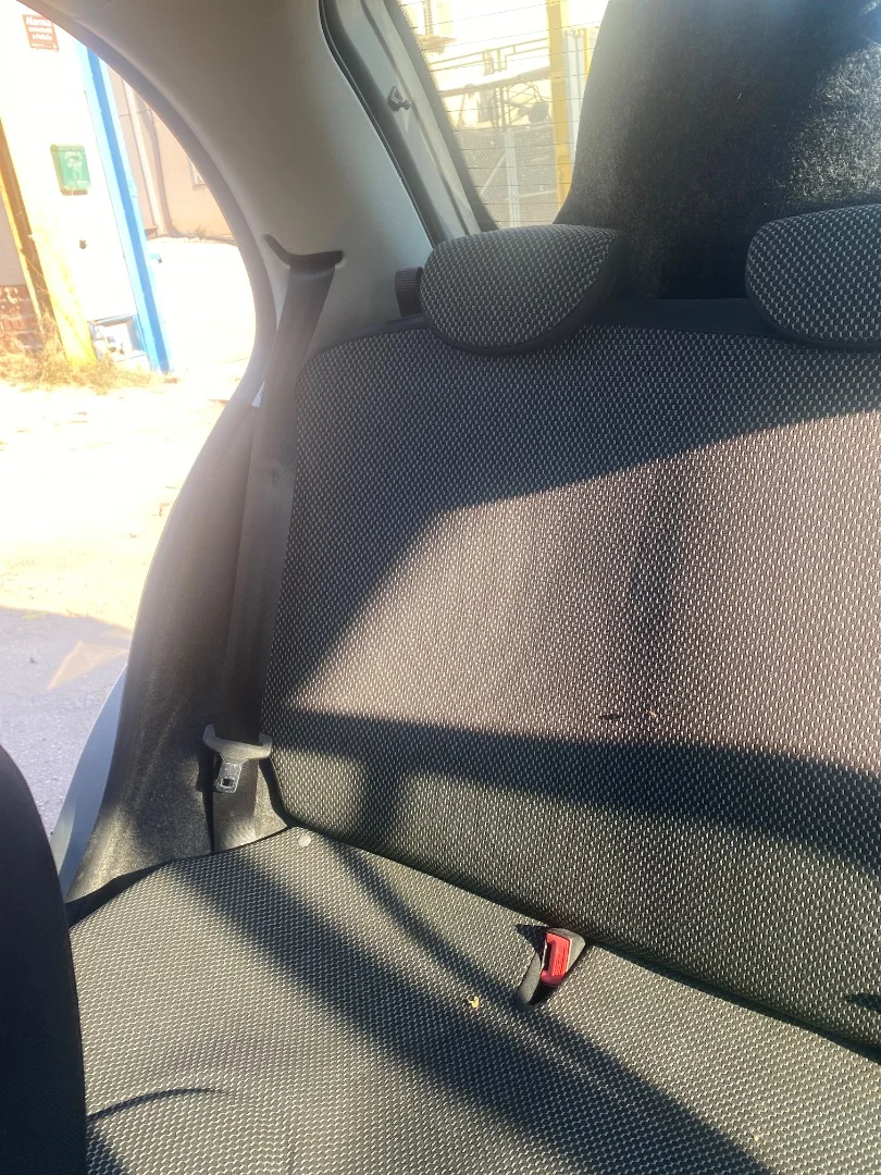 Foto de CINTURON SEGURIDAD TRASERO DERECHO NISSAN MICRA (K12E) 1.2 CAT (65 CV / 48 KW)