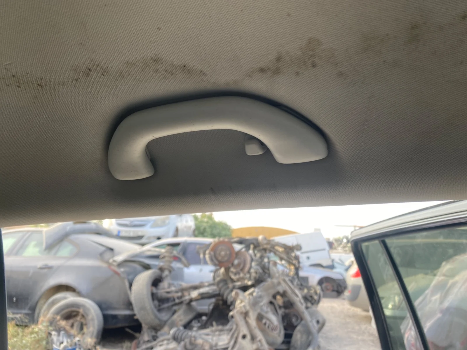 Foto de ASIDERO TECHO TRASERO IZQUIERDO VOLKSWAGEN TOURAN (1T3) 1.6 TDI DPF (105 CV / 77 KW)