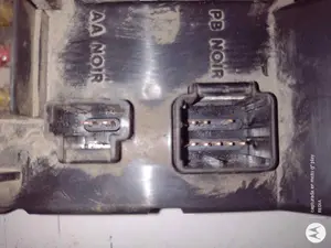Foto de CAJA RELES / FUSIBLES PEUGEOT 307 (S1)(04.2001) 2.0 HDi CAT (90 CV / 66 KW) referencia 9651196980 foto 2