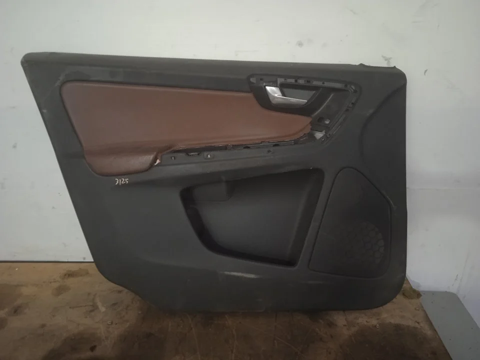 Foto de GUARNECIDO PUERTA DELANTERA IZQUIERDA VOLVO XC60 3.0 Turbo CAT (305 CV / 224 KW) referencia 30766373