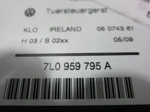 Foto de MOTOR ELEVALUNAS TRASERO IZQUIERDO PORSCHE CAYENNE (TIPO 9PA1) referencia 7L0959795A foto 5