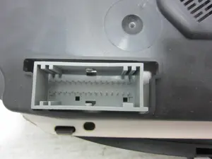 Foto de CUADRO INSTRUMENTOS RENAULT SCENIC I (JA...) 1.6 (107 CV / 79 KW) referencia P8200215696 foto 9