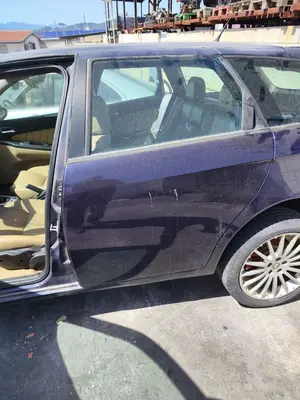 Foto de PUERTA TRASERA IZQUIERDA ALFA ROMEO 156 SPORTWAGON 2.4 JTD CAT (175 CV / 129 KW) referencia 0060676316
