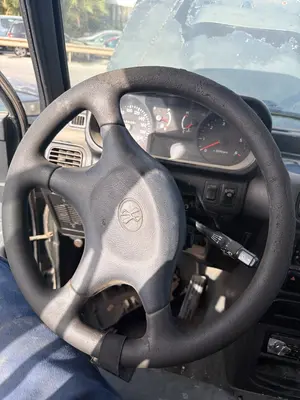 Foto de VOLANTE MITSUBISHI GALLOPER (HYUNDAI)(02.1998) 2.5 Turbodiesel (105 CV / 77 KW)