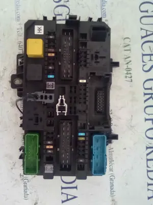 Foto de CAJA RELES / FUSIBLES OPEL ASTRA H GTC 1.9 16V CDTI CAT (Z 19 DTH / LRD) (150 CV / 110 KW) referencia 13206762 foto 2