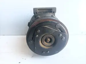 Foto de COMPRESOR AIRE ACONDICIONADO RENAULT MEGANE I CLASSIC (LA0) referencia 7700105705 foto 3