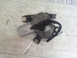 Foto de MOTOR LIMPIA TRASERO OPEL CORSA C 1.7 16V DI CAT (Y 17 DTL / LK8) (65 CV / 48 KW) referencia 09132802