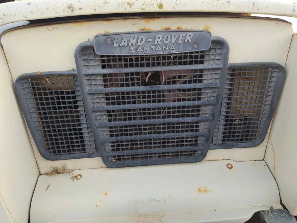 Foto de REJILLA DELANTERA LAND ROVER ROVER SANTANA ROVER (14,42 CVF)