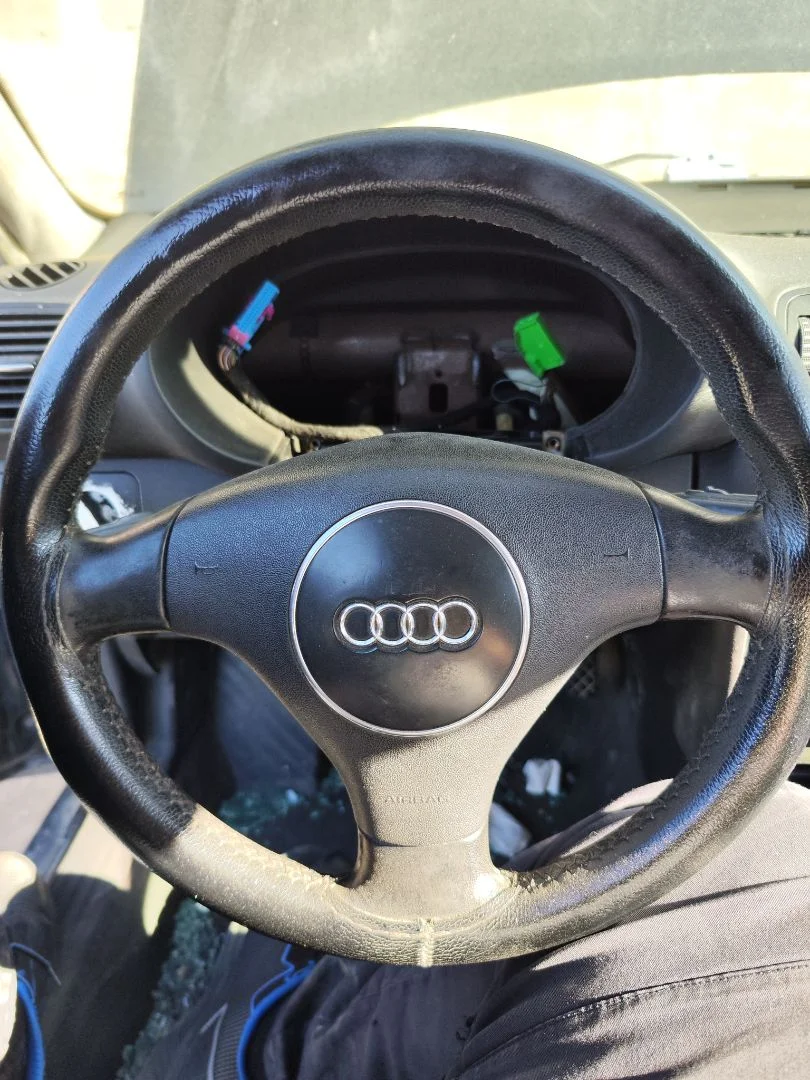 Foto de VOLANTE AUDI A3 (8L) 1.6 (102 CV / 75 KW) referencia 8Z0419091D FKZ