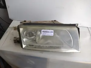 Foto de FARO DERECHO SKODA OCTAVIA BERLINA (1U2) 1.9 TDI (90 CV / 66 KW) referencia 1U1941018P foto 4