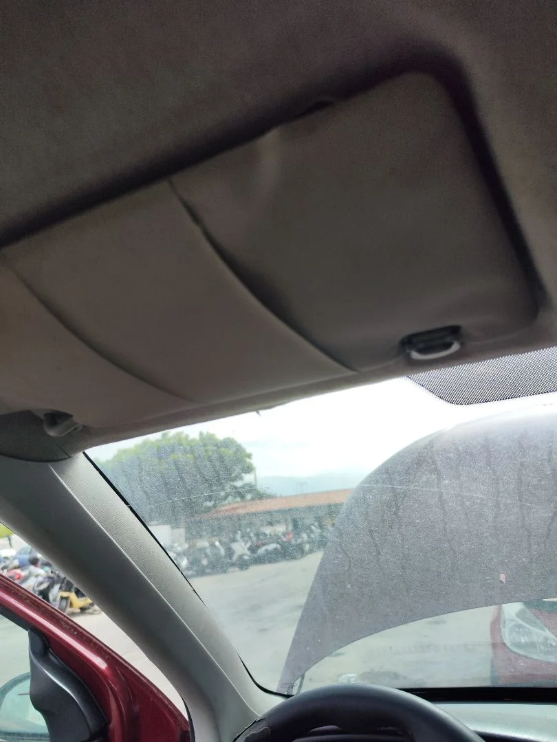 Foto de PARASOL IZQUIERDO FORD FOCUS BERLINA (CAK) 1.6 16V CAT (101 CV / 74 KW)