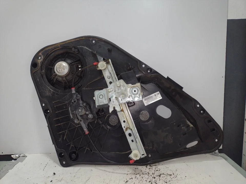 Foto de ELEVALUNAS TRASERO DERECHO FORD FIESTA (CNN) 1.25 16V CAT (82 CV / 60 KW) referencia 8A6IA2700001
