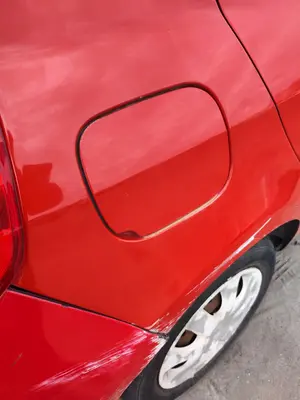 Foto de TAPA EXTERIOR COMBUSTIBLE RENAULT CLIO III 1.5 dCi Diesel CAT (86 CV / 63 KW)