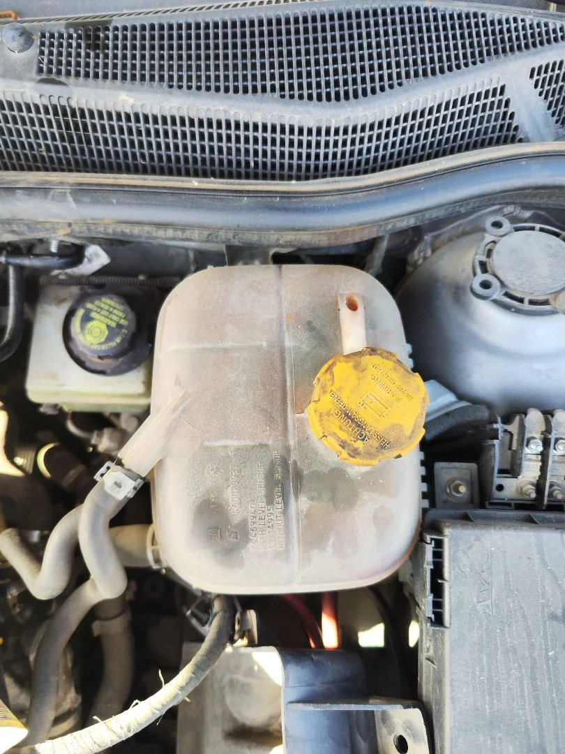 Foto de DEPOSITO EXPANSION OPEL ASTRA H GTC 1.7 16V CDTI (101 CV / 74 KW)