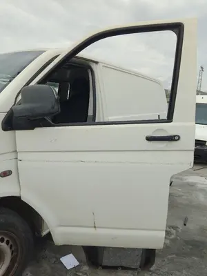 Foto de PUERTA DELANTERA IZQUIERDA VOLKSWAGEN T5 TRANSPORTER FURGÓN/COMBI (7H) 1.9 TDI CAT (AXB) (105 CV / 77 KW)