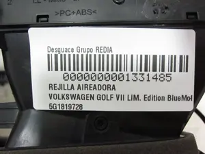 Foto de REJILLA AIREADORA VOLKSWAGEN GOLF VII BERLINA (BQ1/BE2) 1.6 TDI (116 CV / 85 KW) referencia 5G1819728 foto 4