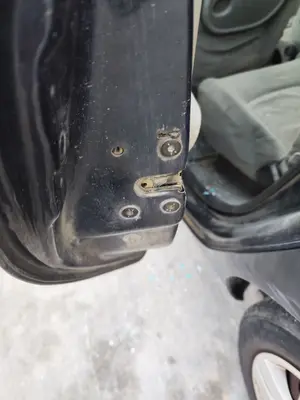 Foto de CERRADURA PUERTA TRASERA IZQUIERDA RENAULT SCENIC I (JA...) 1.9 dCi Diesel CAT (102 CV / 75 KW) referencia 7701473173
