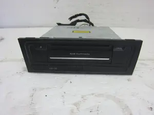 Foto de SISTEMA AUDIO / RADIO CD AUDI A5 CABRIOLET (8F7) 2.7 V6 24V TDI (190 CV / 140 KW) referencia 8T1035666E