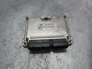 Foto de CENTRALITA MOTOR UCE SEAT IBIZA (6L1) 1.9 TDI (101 CV / 74 KW) referencia 038906019NE