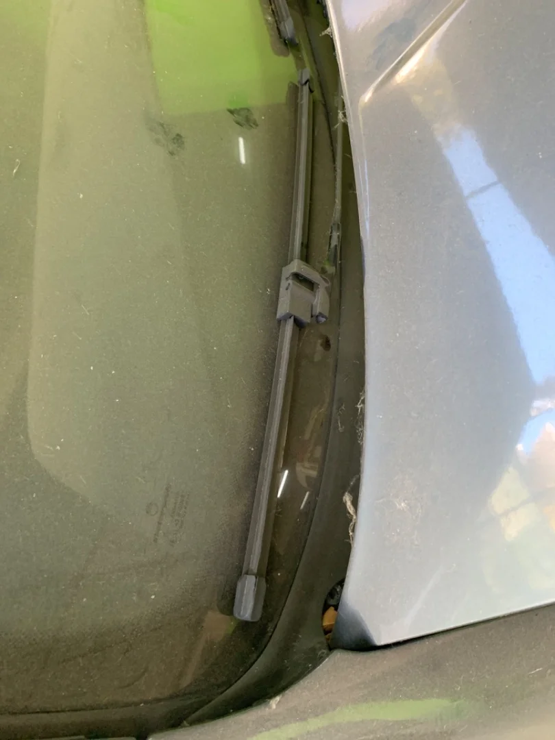 Foto de BRAZO LIMPIA DELANTERO DERECHO VOLKSWAGEN GOLF IV BERLINA (1J1)(10.1997) 1.9 TDI (110 CV / 81 KW) referencia 1J1955410D