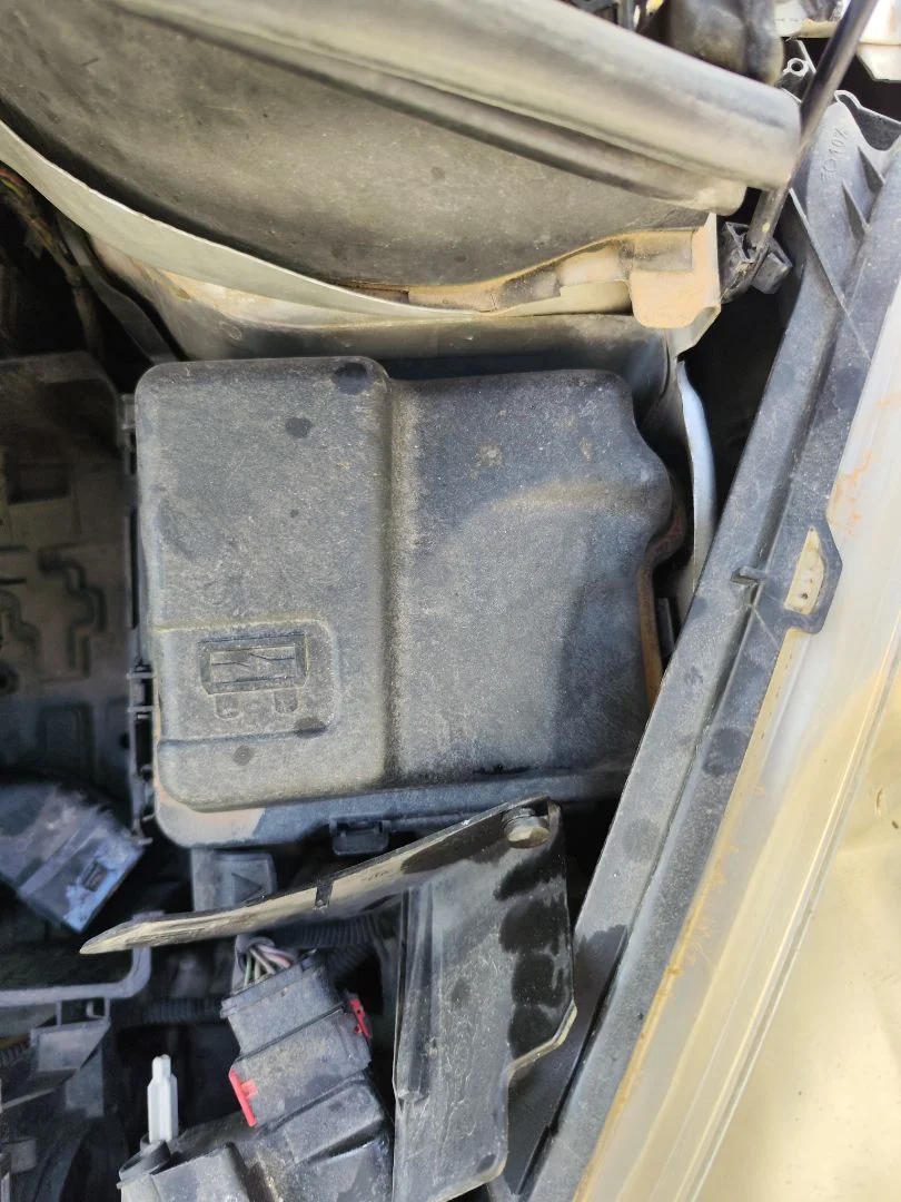Foto de CAJA RELES / FUSIBLES PEUGEOT 207 1.6 16V HDi (90 CV / 66 KW)