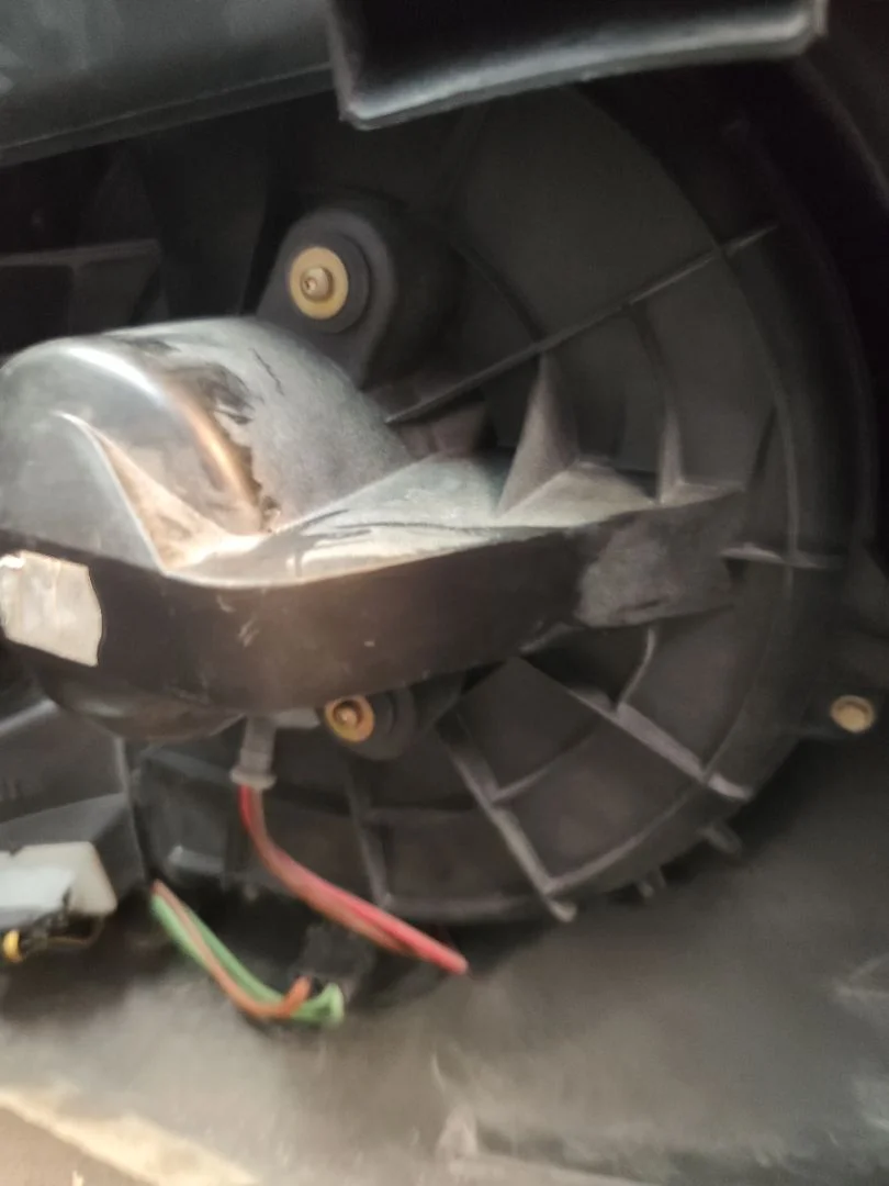 Foto de RESISTENCIA CALEFACCION OPEL CORSA C 1.2 16V CAT (Z 12 XEP / LB4) (80 CV / 59 KW)