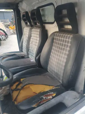 Foto de ASIENTO DELANTERO IZQUIERDO CITROEN JUMPER FURGÓN 2.5 Diesel (86 CV / 63 KW)