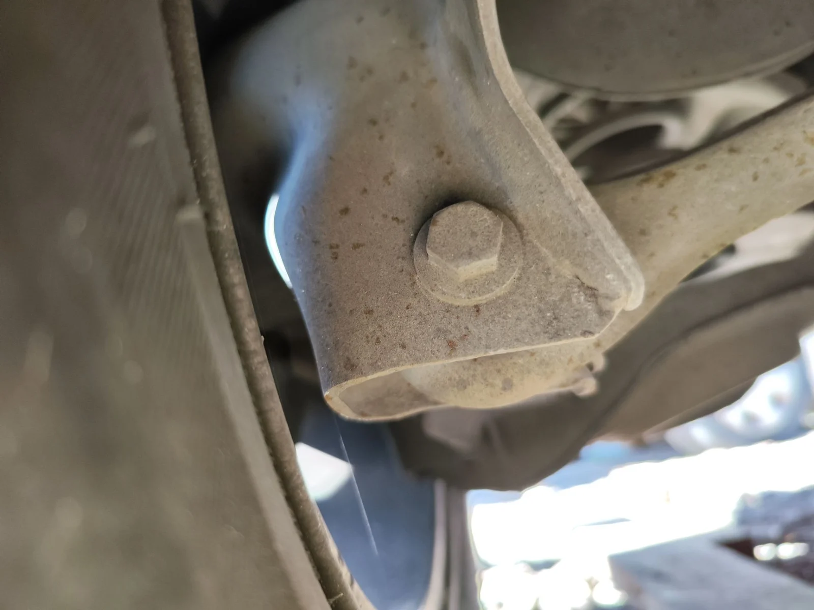 Foto de BRAZO SUSPENSION TRASERO DERECHO FORD FOCUS CABRIO (CA5) 2.0 TDCi CAT (136 CV / 100 KW)