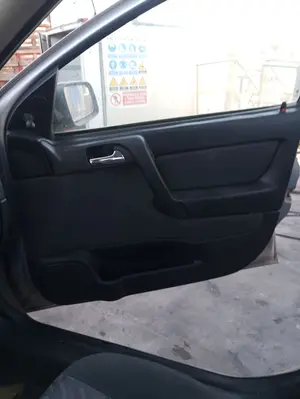 Foto de GUARNECIDO PUERTA DELANTERA DERECHA OPEL ASTRA G BERLINA 1.6 CAT (Z 16 SE / L55) (84 CV / 62 KW) referencia 24404518