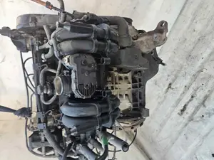 Foto de MOTOR COMPLETO VOLKSWAGEN POLO III BERLINA (6N2) referencia AUD foto 6