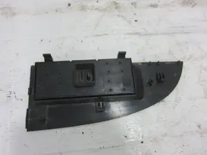 Foto de MANDO ELEVALUNAS DELANTERO IZQUIERDO VOLKSWAGEN GOLF IV BERLINA (1J1)(10.1997) referencia 1K4959857A foto 2