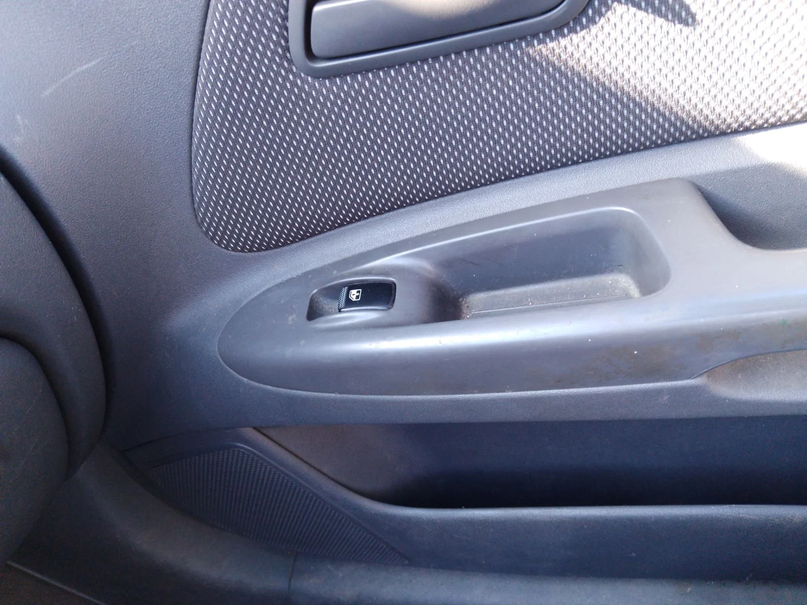 Foto de MANDO ELEVALUNAS DELANTERO DERECHO KIA RIO (JB) 1.5 CRDi (110 CV / 81 KW)