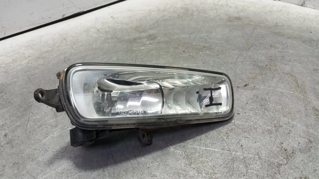 Foto de FARO ANTINIEBLA IZQUIERDO FORD FOCUS BERLINA (CEW) 1.0 EcoBoost CAT (125 CV / 92 KW) referencia F1EB15A254AB