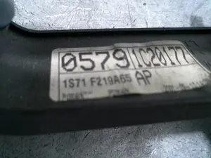 Foto de CERRADURA PUERTA DELANTERA IZQUIERDA FORD MONDEO BERLINA (GE) 2.0 16V DI TD CAT (116 CV / 85 KW) referencia 1S71F219A65AP foto 3
