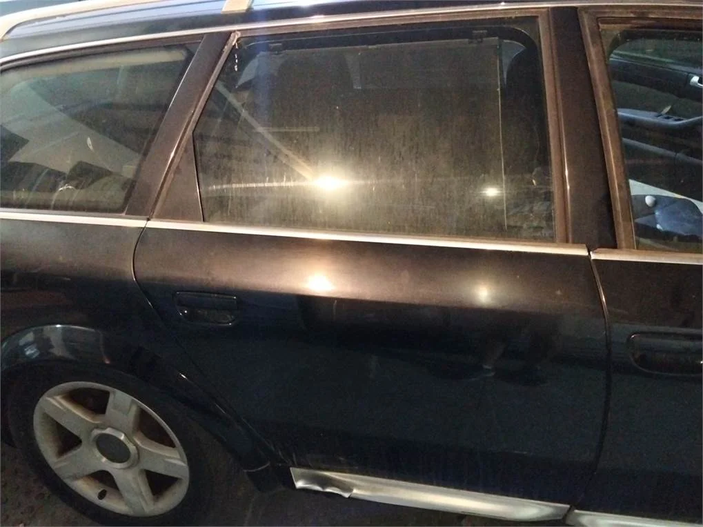 Foto de PUERTA TRASERA DERECHA AUDI ALLROAD QUATTRO QUATTRO (4B5)