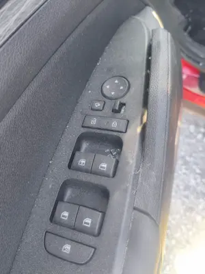 Foto de MANDO ELEVALUNAS DELANTERO IZQUIERDO KIA SPORTAGE (NQ5) 1.6 T-GDI CAT (160 CV / 118 KW)