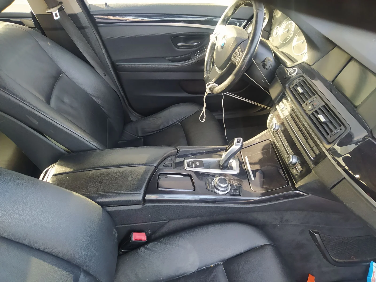 Foto de PALANCA FRENO BMW SERIE 5 TOURING (F11) 2.0 Turbodiesel (184 CV / 135 KW)