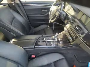 Foto de PALANCA FRENO BMW SERIE 5 TOURING (F11) 2.0 Turbodiesel (184 CV / 135 KW)