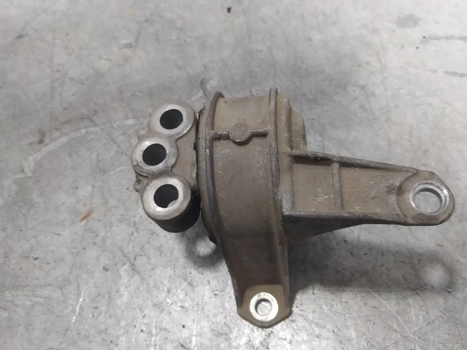 Foto de SOPORTE MOTOR DERECHO OPEL ZAFIRA A 1.8 16V CAT (116 CV / 85 KW) referencia 90575772