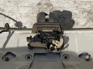 Foto de CERRADURA MALETERO / PORTON AUDI A4 AVANT (8E) 2.5 V6 24V TDI (163 CV / 120 KW)