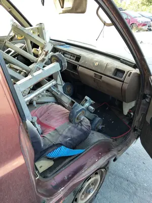 Foto de GOMAS CONTORNO PUERTA NISSAN VANETTE (C220) 2.0 Diesel (67 CV / 49 KW)
