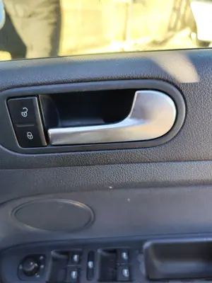 Foto de MANETA INTERIOR DELANTERA DERECHA VOLKSWAGEN GOLF PLUS V (5M1) 1.9 TDI (105 CV / 77 KW)