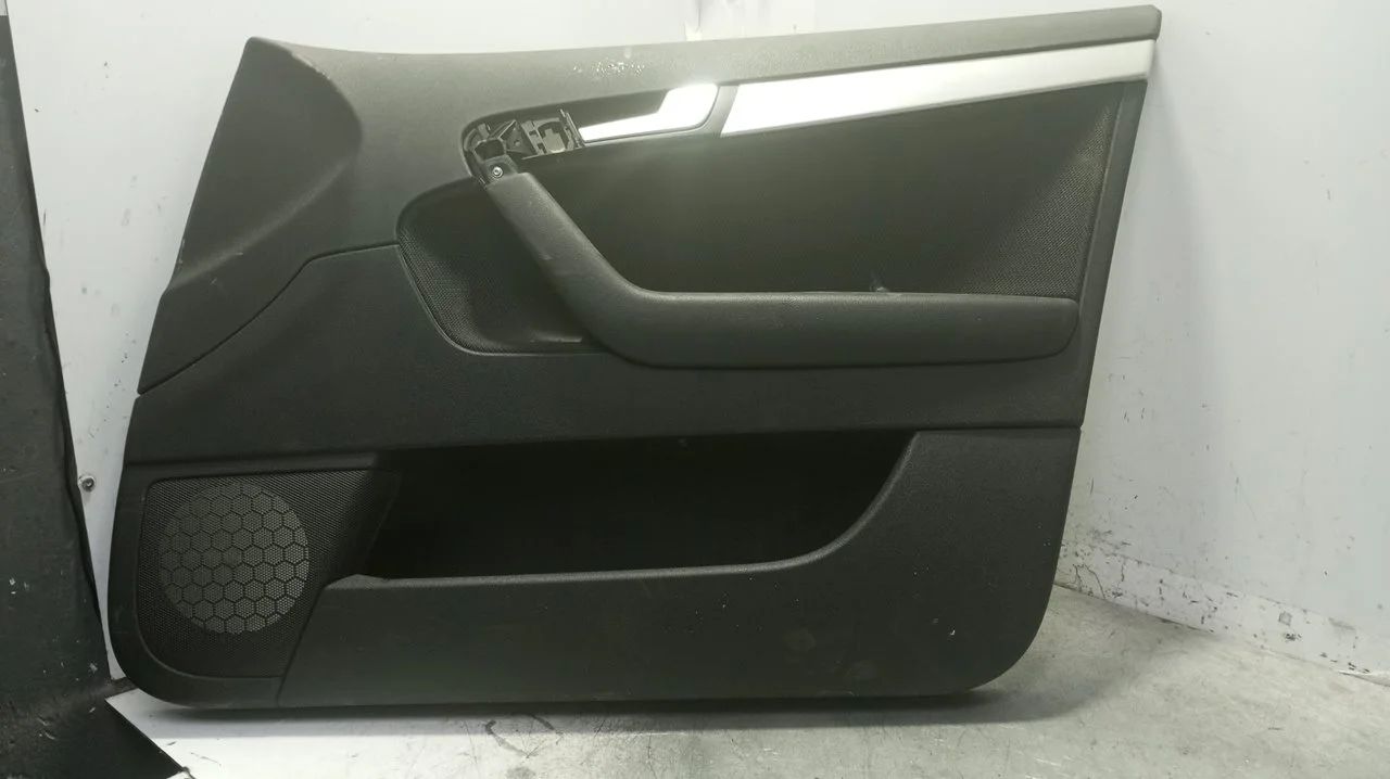 Foto de GUARNECIDO PUERTA DELANTERA DERECHA AUDI A3 SPORTBACK (8PA) 2.0 TDI (140 CV / 103 KW) referencia 8P4867106
