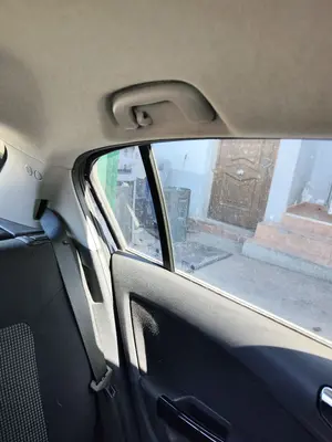 Foto de ASIDERO TECHO TRASERO IZQUIERDO OPEL CORSA D 1.2 16V CAT (Z 12 XEP / LB4) (80 CV / 59 KW)